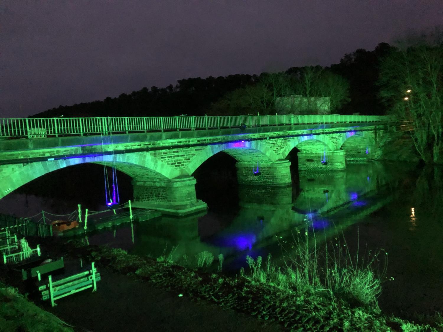 Feu d'artifice -  Eclairage Sur Pont 