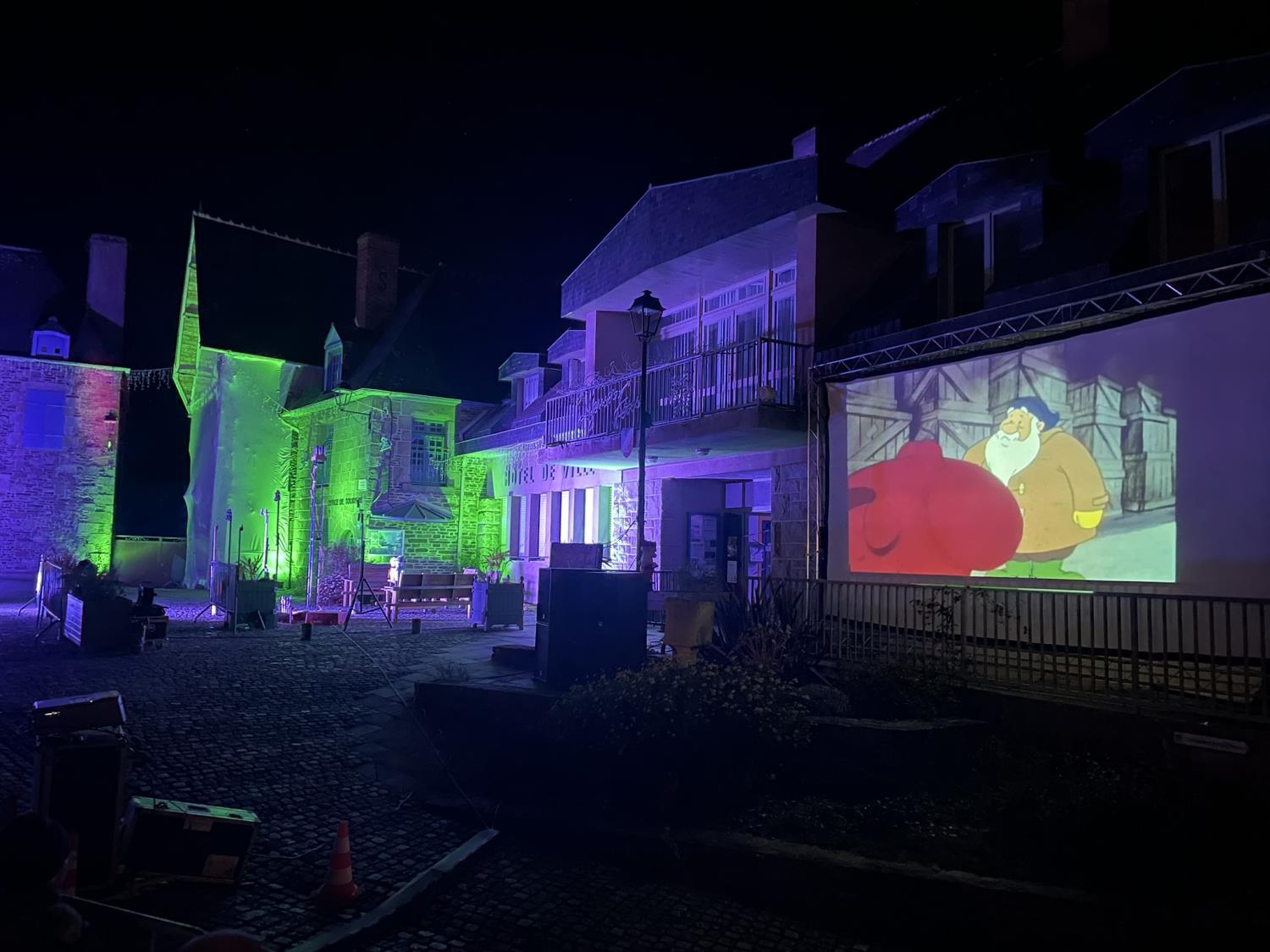 Feu d'artifice -  Dessin animé de Noël  Bazouge La Pérouse 