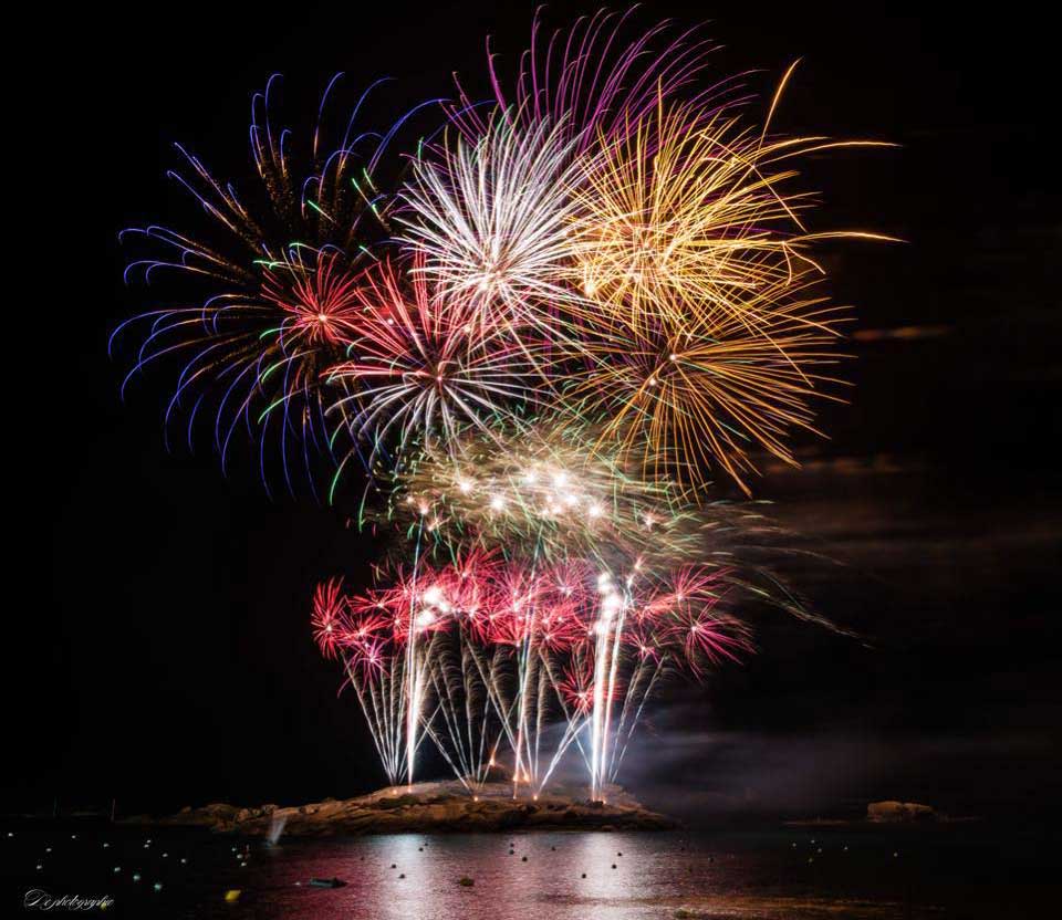 Photo de feux d'artifice tiré par Bretagne Pyro